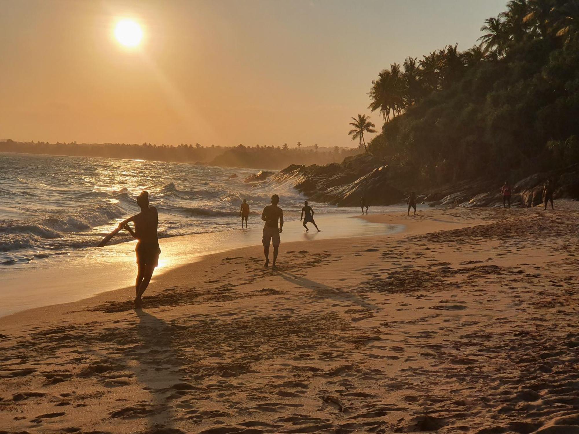 Into The Blue - Yoga Included & Walk To 3 Beaches Tangalle Exterior foto